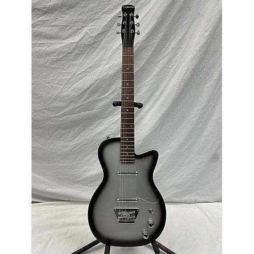Silvertone 1303 Solid Body Electric Guitar SILVER BURST