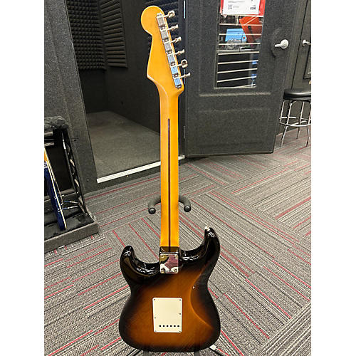 Fender 1957 American Vintage Stratocaster Solid Body Electric Guitar 2 Color Sunburst