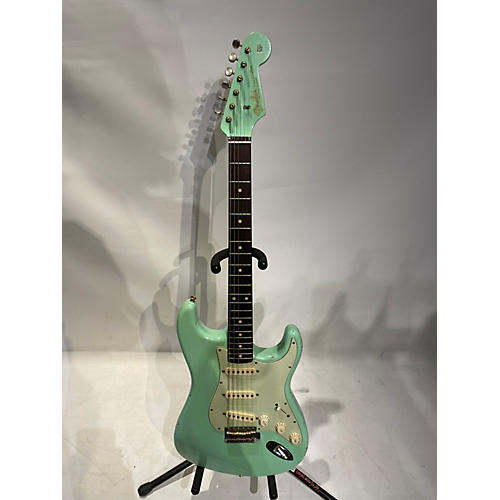 Fender 1960 Relic Stratocaster Solid Body Electric Guitar Green