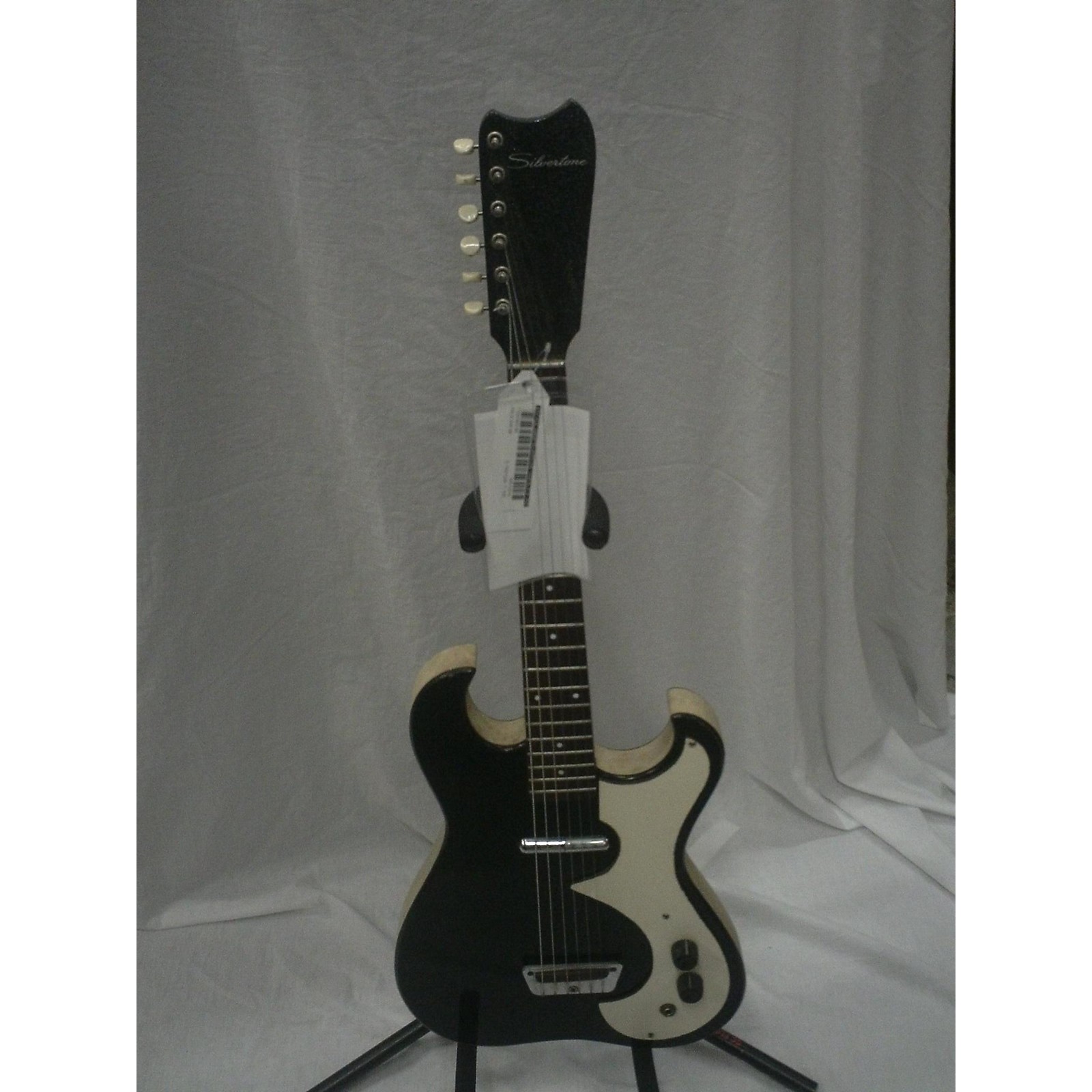 Vintage Silvertone 1960s 1448 Solid Body Electric Guitar Black and