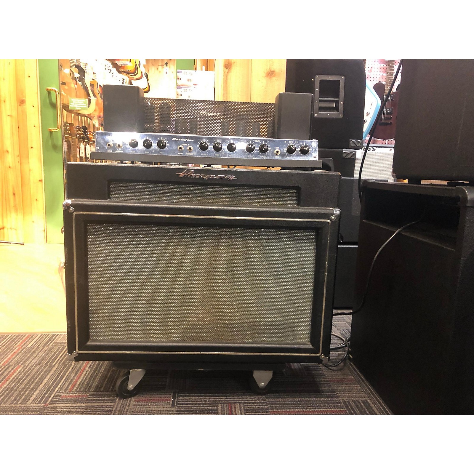 Bass Combo Amp With Tube Preamp