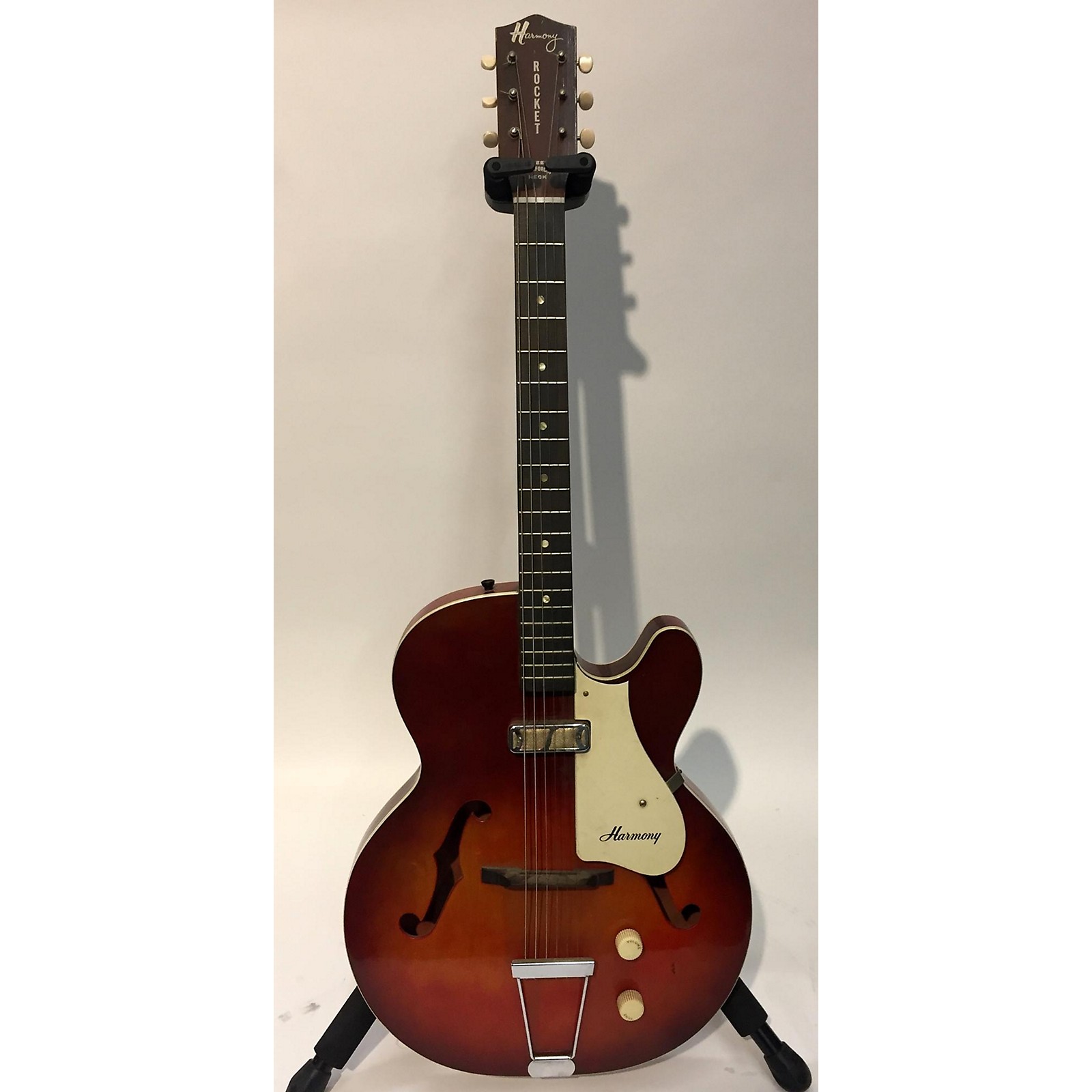 Vintage Harmony 1960s Rocket H53 Hollow Body Electric Guitar Cherry Sunburst Musician's Friend