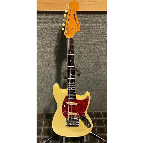 Fender 1965 Mustang Solid Body Electric Guitar White