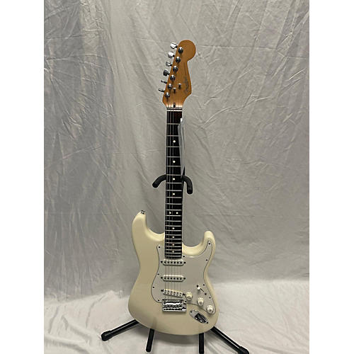 Fender 1997 American Standard Stratocaster Solid Body Electric Guitar Vintage White