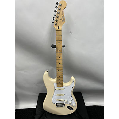 Fender 2000 Standard Stratocaster Solid Body Electric Guitar