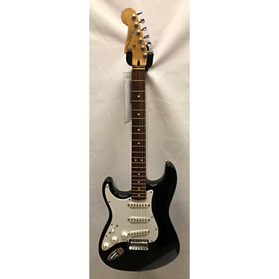 Fender 2000s Standard Stratocaster Electric Guitar