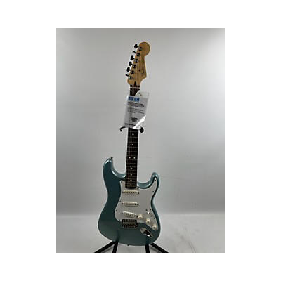 Fender 2002 STANDARD STRATOCASTER SSS Solid Body Electric Guitar