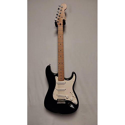 Fender 2004 Standard Stratocaster Solid Body Electric Guitar Black