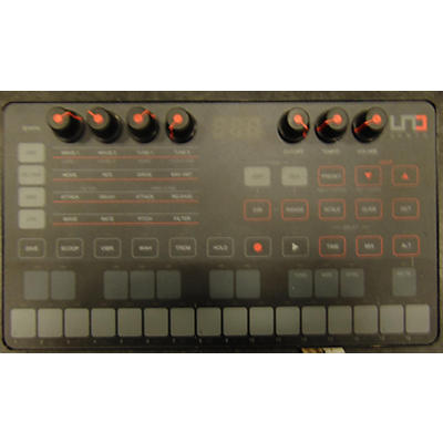 IK Multimedia 2010s UNO SYNTH Production Controller