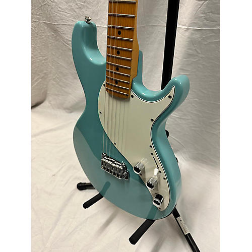 Line 6 2010s Variax 600 Solid Body Electric Guitar Daphne Blue