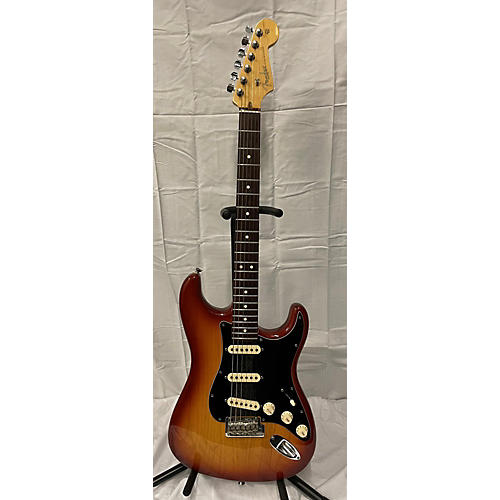 Fender 2011 American Standard Stratocaster Solid Body Electric Guitar Sienna Sunburst