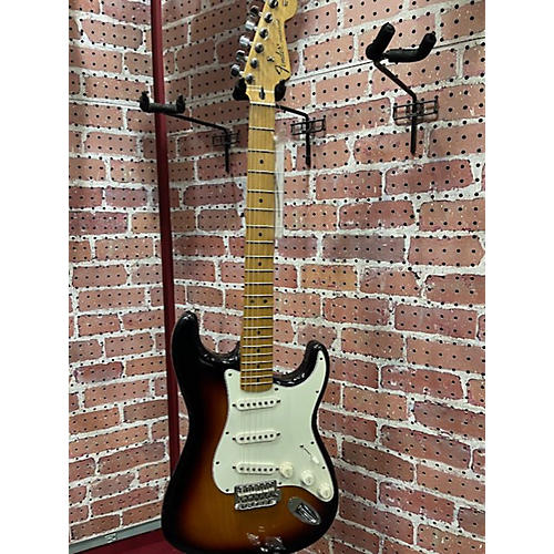 Fender 2016 Standard Stratocaster Solid Body Electric Guitar 3 Tone Sunburst