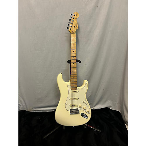 Fender 2017 American Professional Stratocaster SSS Solid Body Electric Guitar Olympic White