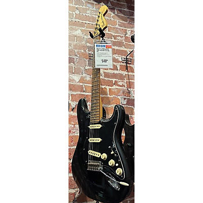 Fender 2017 Classic Series '70s Stratocaster Solid Body Electric Guitar