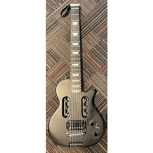 Traveler Guitar 2017 EG1 Custom Electric Guitar Black