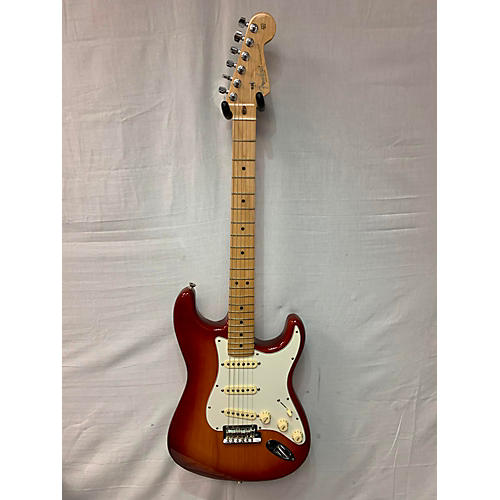 Fender 2019 American Deluxe Stratocaster Solid Body Electric Guitar Cherry Sunburst