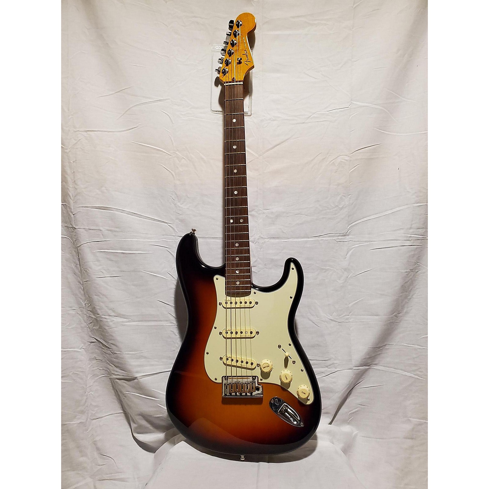 Used Fender 2019 American Ultra Stratocaster Solid Body Electric Guitar 3 Tone Sunburst