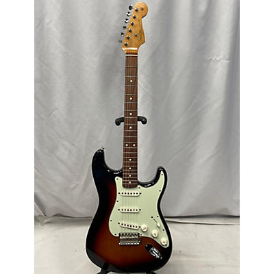 Fender 2019 Classic Series '60s Stratocaster Solid Body Electric Guitar