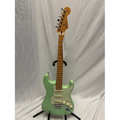 Fender 2019 Player Plus Stratocaster Solid Body Electric Guitar SURF PEARL