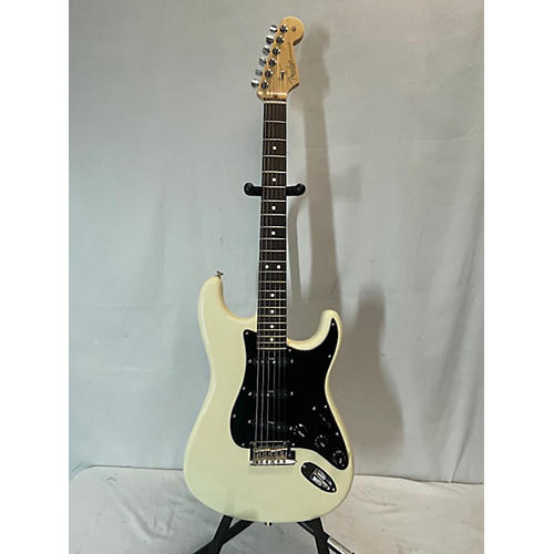 Fender 2020 American Professional Stratocaster SSS Solid Body Electric Guitar Olympic White