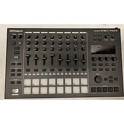Roland 2020s MC-707 Groovebox Production Controller