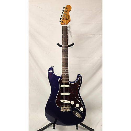 Squier 2021 Classic Vibe 1960S Stratocaster Solid Body Electric Guitar Purple Metallic