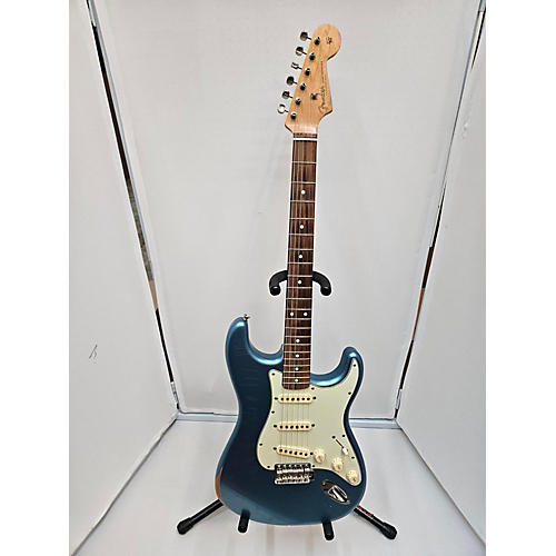 Fender 2021 Roadworn Stratocaster Solid Body Electric Guitar Lake Placid Blue