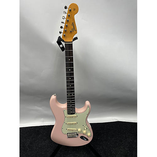Fender 2022 American Original 60s Stratocaster Solid Body Electric Guitar Shell Pink