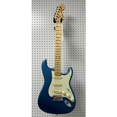 Fender 2022 American Performer Stratocaster SSS Solid Body Electric Guitar Lake Placid Blue