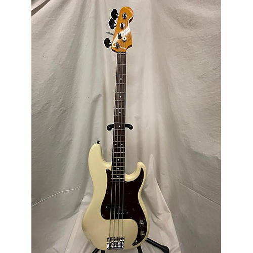 Fender 2022 American Professional II Precision Bass Electric Bass Guitar Olympic White