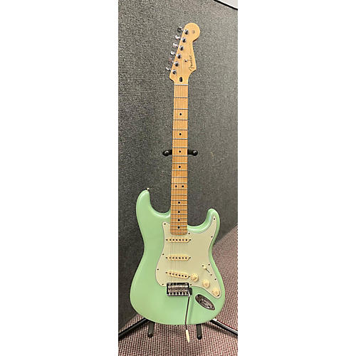 Fender 2022 Player Stratocaster Solid Body Electric Guitar Surf Green
