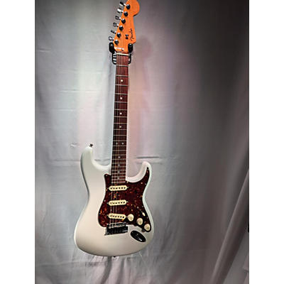 Fender 2023 American Ultra Stratocaster Solid Body Electric Guitar