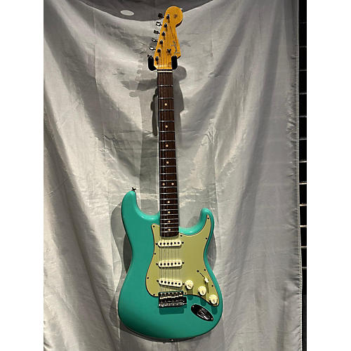 Fender 2023 Custom Shop Ltd 62-63 Journeyman Stratocaster Solid Body Electric Guitar Aged Seafoam Green