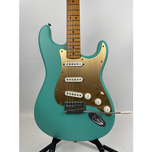 Squier 40th Anniversary Stratocaster Vintage Edition Solid Body Electric Guitar Seafoam Green