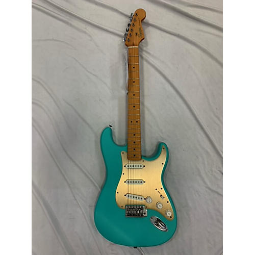 Squier 40th Anniversary Stratocaster Vintage Edition Solid Body Electric Guitar Seafoam Green