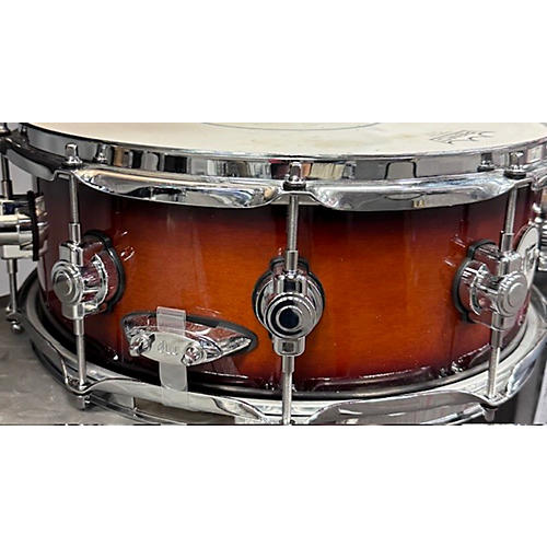 DW 5.5X14 Design Series Snare Drum Tobacco Burst 10