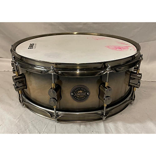 PDP by DW 5.5X14 Limited Mapa Burl Drum Black and Gold 10