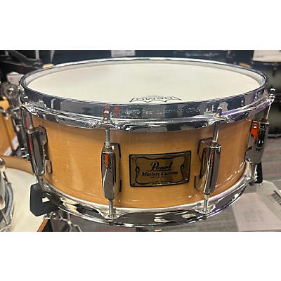 Pearl 5.5X14 Master Custom Maple Shell Snare Drum