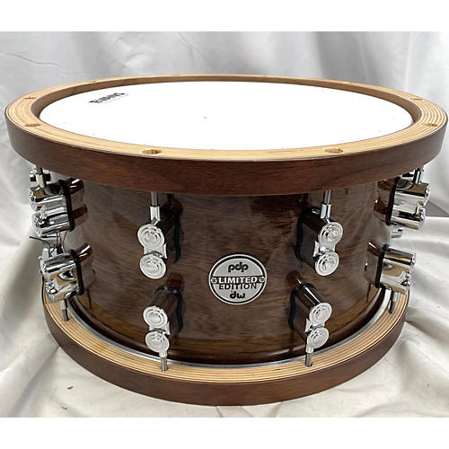PDP by DW 7.5X14 Limited-Edition Dark Stain Maple And Walnut Snare With Walnut Hoops And Chrome Hardware Drum Walnut 132