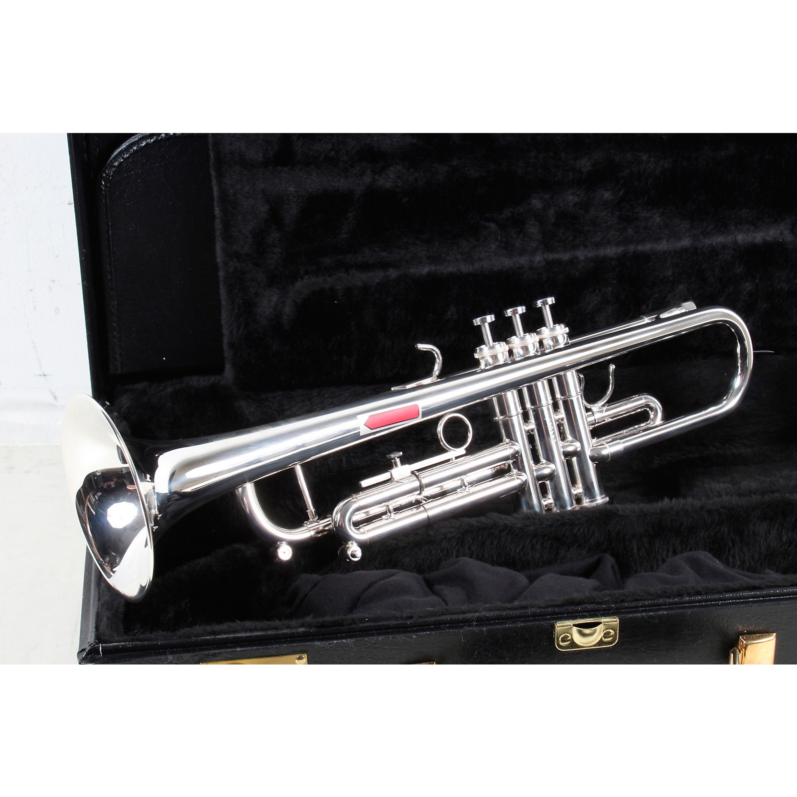 Open Box Getzen 900S Eterna Classic Series Bb Trumpet Silver