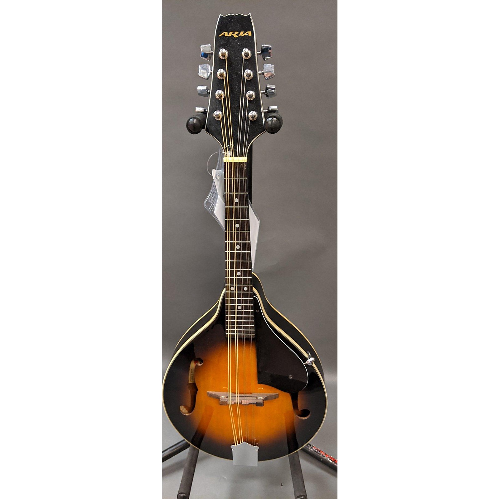 Used Aria AM200\BS Mandolin 2 Color Sunburst Musician's Friend