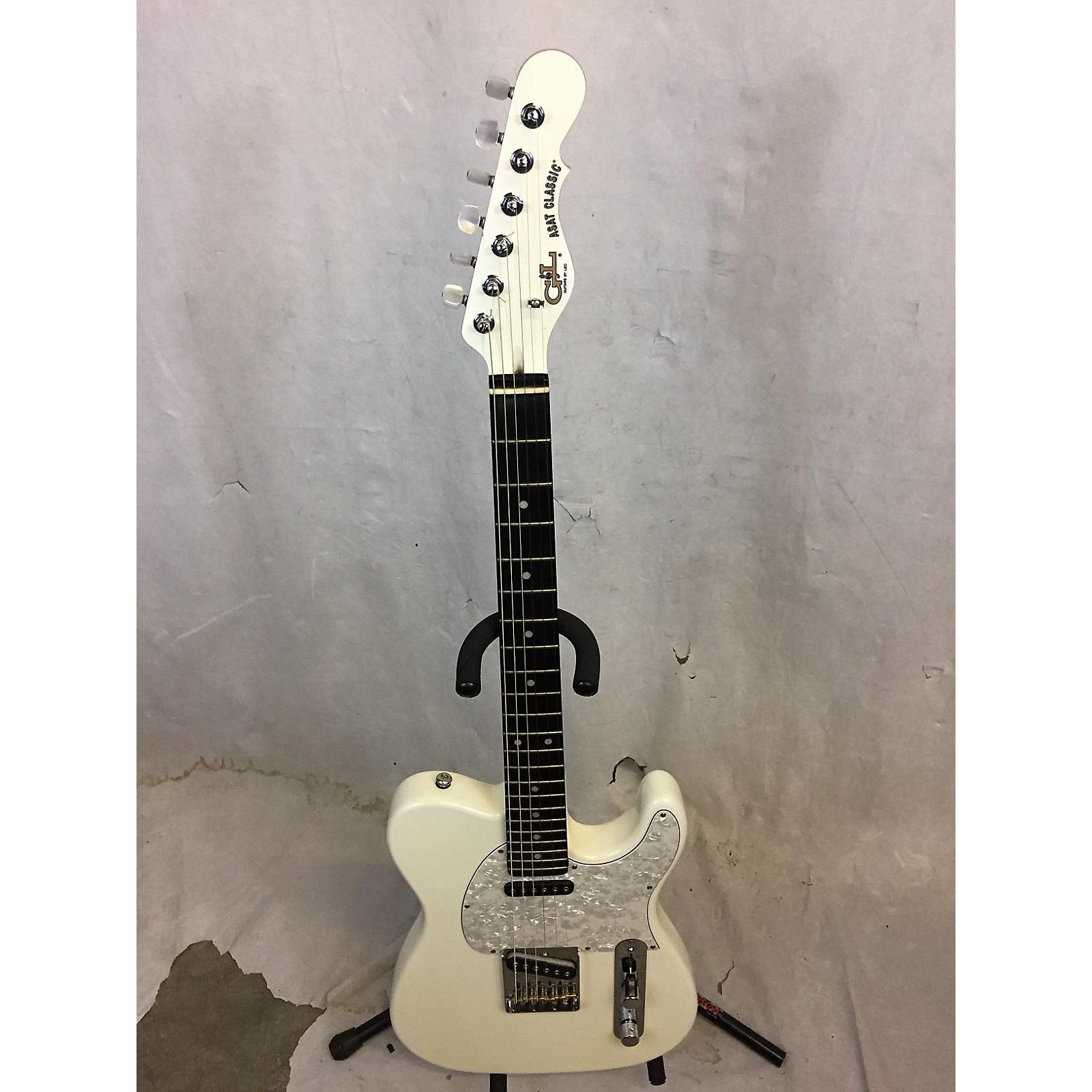 Used G&L ASAT Classic 30th Anniversary Solid Body Electric Guitar White Musician's Friend