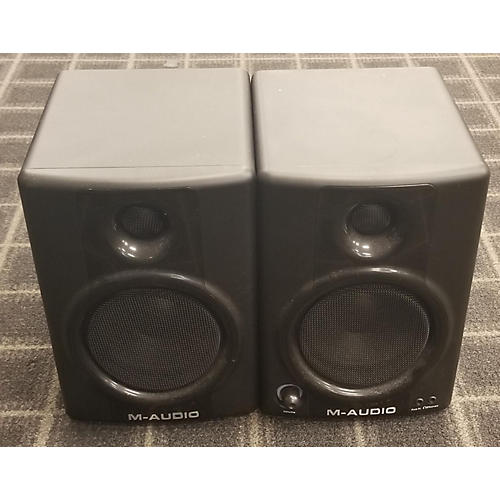 AV40 Powered Monitor