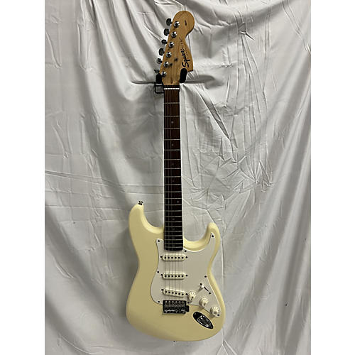 Squier Affinity Stratocaster Solid Body Electric Guitar White