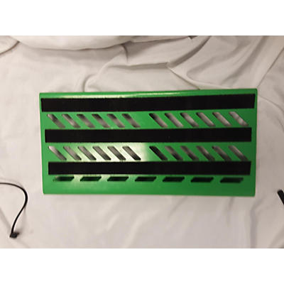 Gator Aluminum Pedalboard With Bag Large Green Pedal Board
