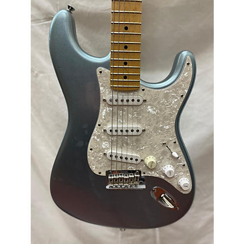 Fender American Deluxe Stratocaster Plus Solid Body Electric Guitar LTD LIGHT BLUE