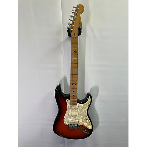 Fender American Deluxe Stratocaster Plus Solid Body Electric Guitar 2 Tone Sunburst