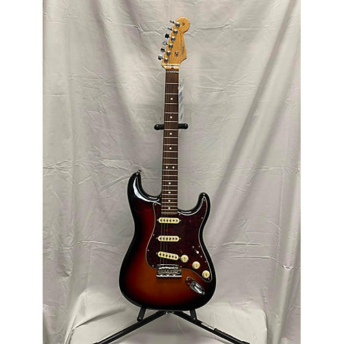 Fender American Deluxe Stratocaster Solid Body Electric Guitar Sunburst