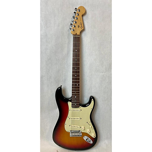 Fender American Deluxe Stratocaster Solid Body Electric Guitar 3 Tone Sunburst