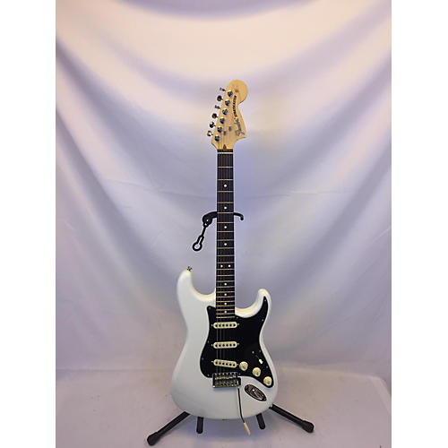 Fender American Performer Stratocaster SSS Solid Body Electric Guitar Alpine White